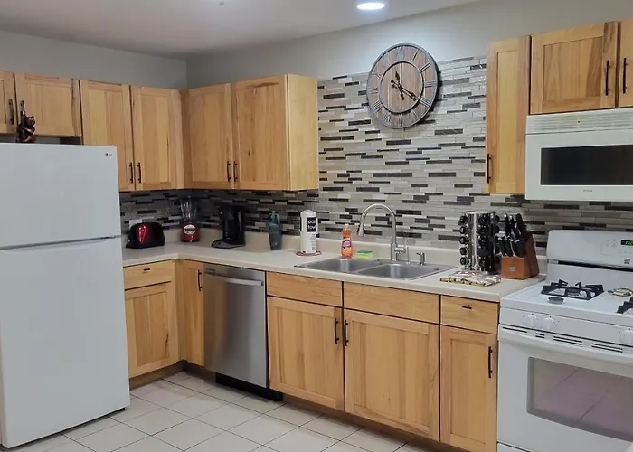 2br Rustic Utica