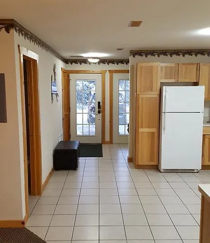 Villa 2br Rustic Utica