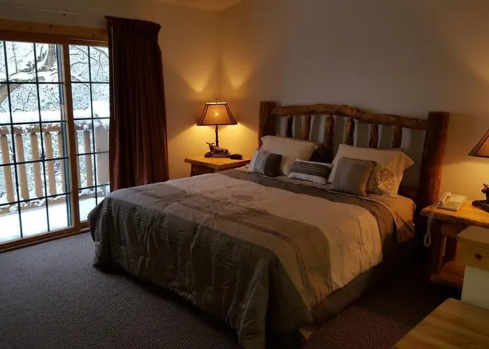 2br Rustic Utica